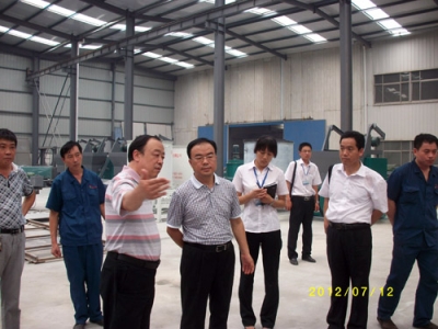 2012.7.12日李國忠教授到我公司參觀考察、指導(dǎo)工作